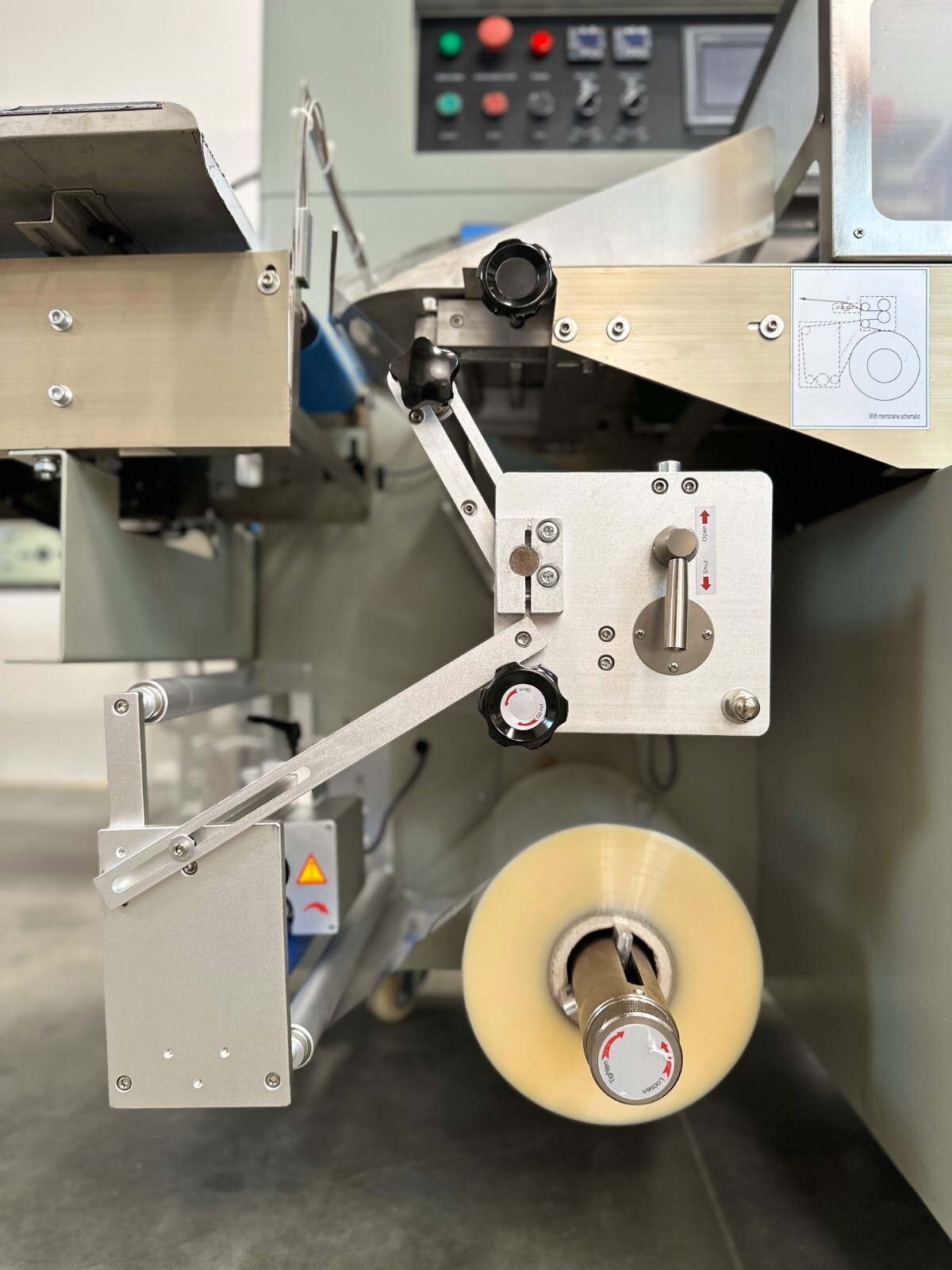 Bags Etc IF1770S Full Servo Flow Wrapper Packaging Machine for Larger ...