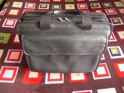 TARGUS TLNP1A BLACK NYLON SOFT CUSHION BRIEFCASE FITS UP TO 15'' NOTEBOOK/LAPTOP