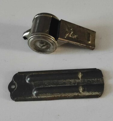 Sifflet Rond en Métal - Achat vente pas cher Surplus militaire Sifflet Rond en Métal - Achat vente pas cher Surplus militaire