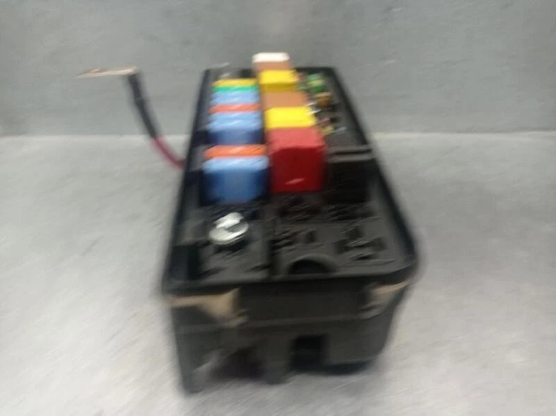 13198102 scatola porta fusibili per OPEL VECTRA C GTS (Z02) 1.9 2002 5246495 - Immagine 3 di 4