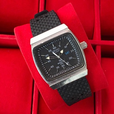 Rare SEIKO SQ Quartz Black Dial Tv Shape Watch Men Vintage Day