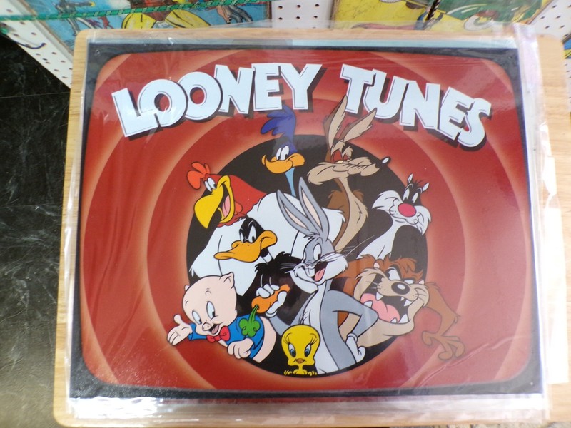 LOONEY TUNES Tin Sign NIB