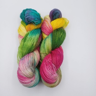 (9,90 /100 g) handgefärbte Sockenwolle 4 fach Färbung Wildblumen Creativ Ecke