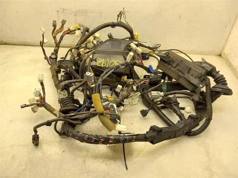 05 06 07 08 09 Toyota Prius Main Engine Room Harness 82111-47320 - Image 4 of 4