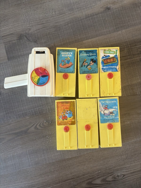 Vintage 1973 Fisher Price 460 Movie Viewer with 6 Cartridges Tested WORKS