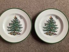 SPODE CHRISTMAS DINNER PLATES SET X 2 SPECIAL EDITION GREEN TRIM NEW ENGLAND