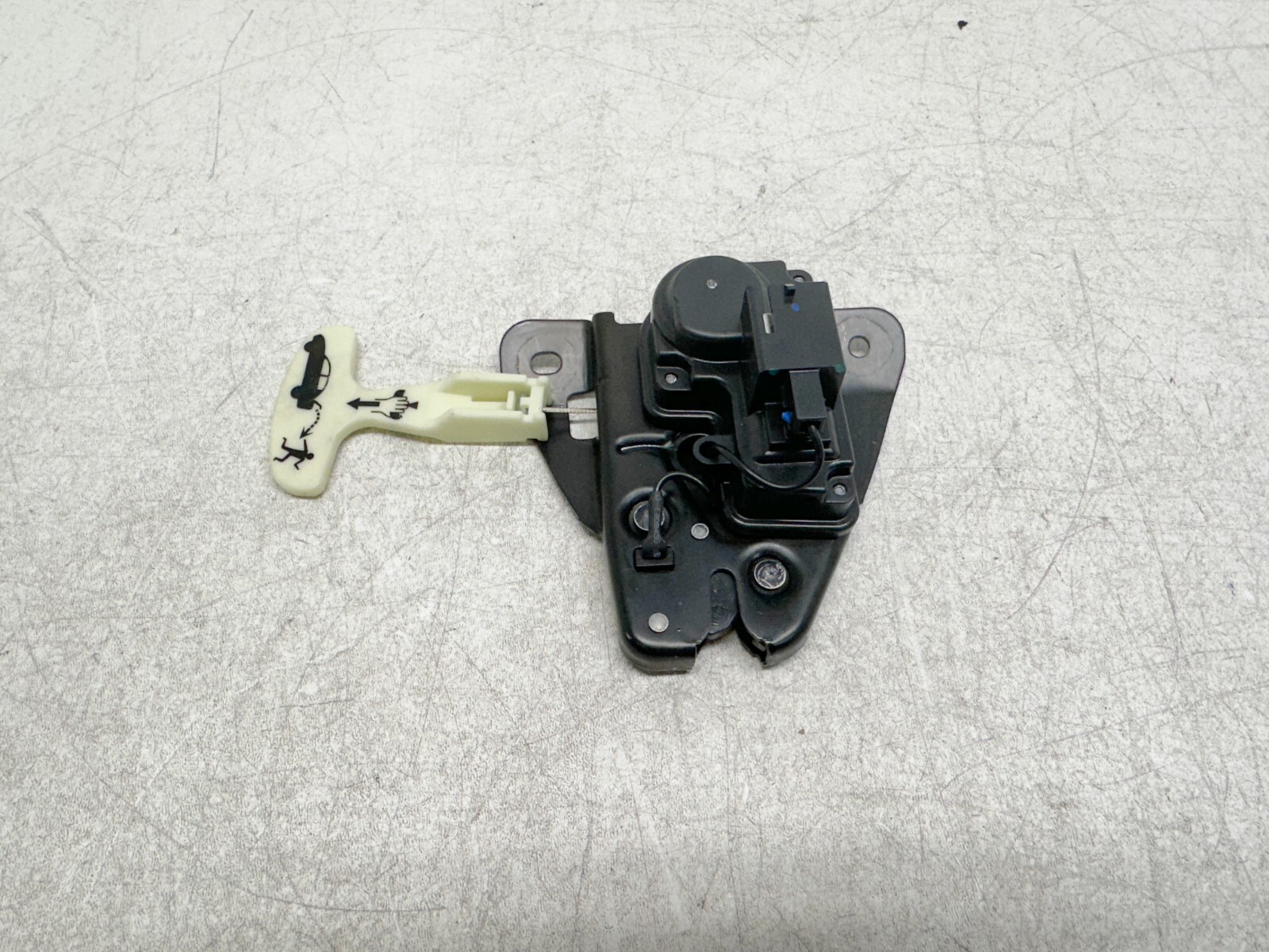 H50197 2014-2021 Maserati Quattroporte Trunk Lock Latch Actuator 23K Miles OEM