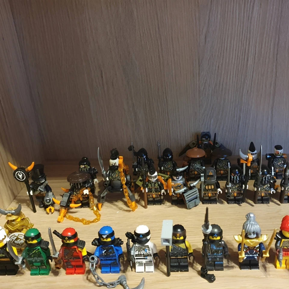 Bulk lot of 8 Ninjago Minifigures Collection Samukai Fangtom Ninjago Minifig Lot - Image 4 of 4