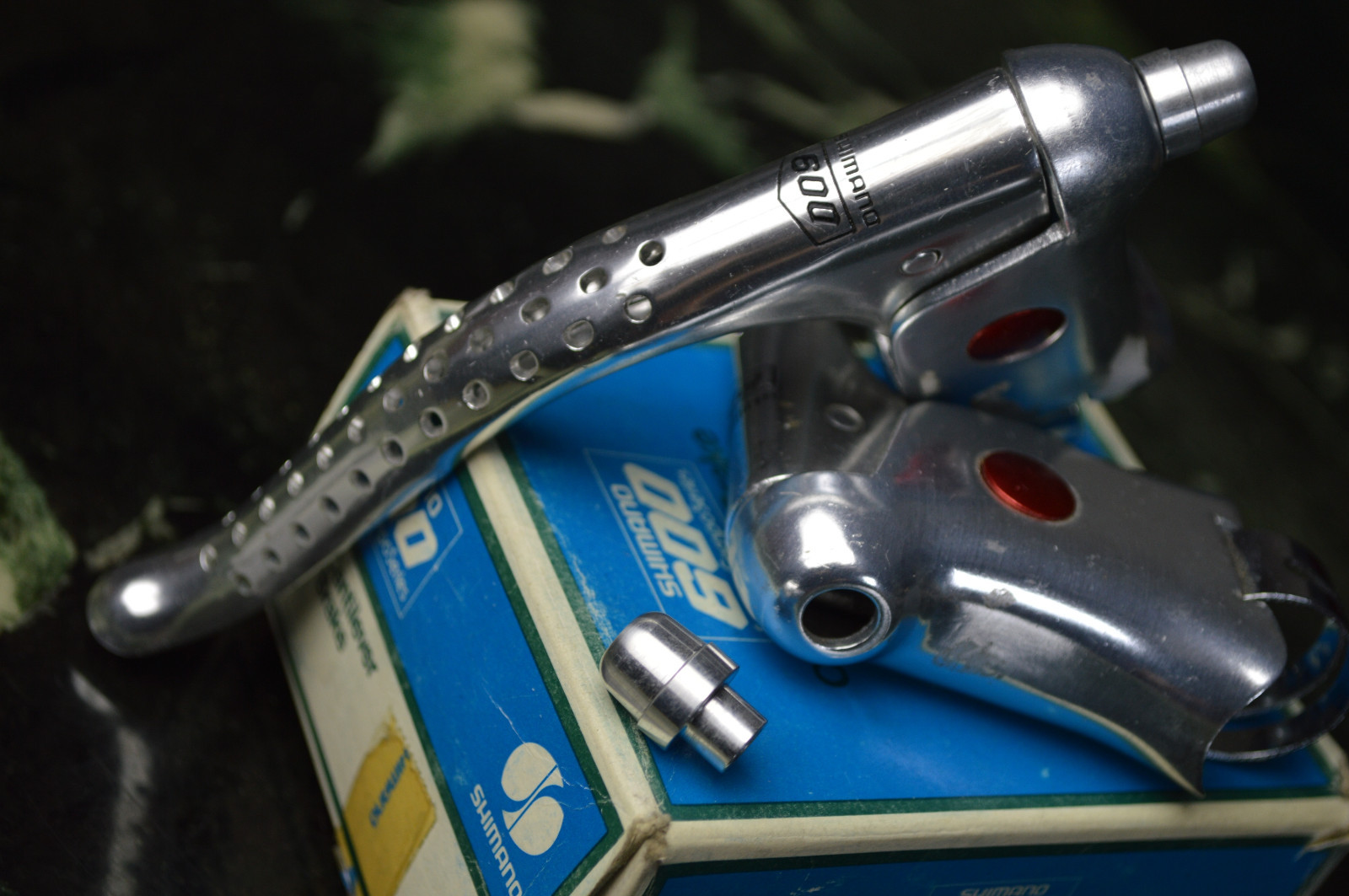 Vintage Shimano 600 arabesque brake levers cable housing stops Ferrules