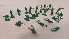 Lot of 22 Made in China Dark Green Plastic Toy Soldiers WW II Era FREE SHIPPING