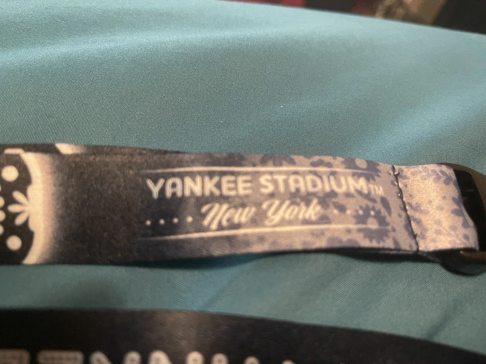 N.Y Yankees Sugar Skull Lanyard MLB 22” W/ Detach Buckle MLB NEW YORK YANKEES. - Image 3 of 4