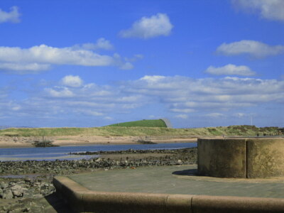 Foto 6x4 Irvine Harbour Point. Blick quer zum Richtungsfinder und R C2007