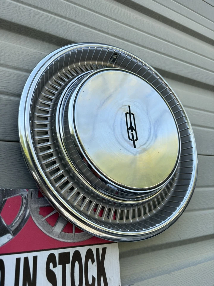 1972 Vintage Oldsmobile 88 98  15” Stainless  Hubcaps Set 4 Beautiful Rare 4 - Image 3 of 4