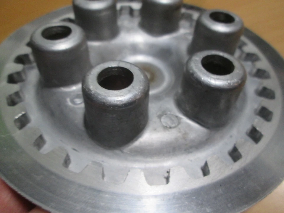 PLACA DE PRESIÓN YAMAHA MX360 / SC500 / YZ250 / YZ360 / DT360 363-16351-00-00 Foto 4 de 4