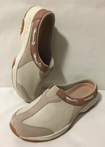 easy spirit travelport suede clogs