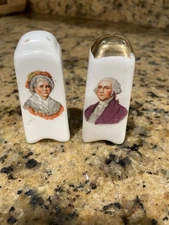 Vintage George & Martha Washington Souvenir Salt Shaker Set Mount Vernon Cork