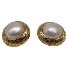 Chanel Round -Tone Pearl Clip-On Earrings In Pearl Women Gold One Size