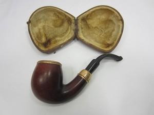 Vintage J.J.H. (Retailer)  Meerschaum Smoking Pipe with Gold Toned Trim w/Case