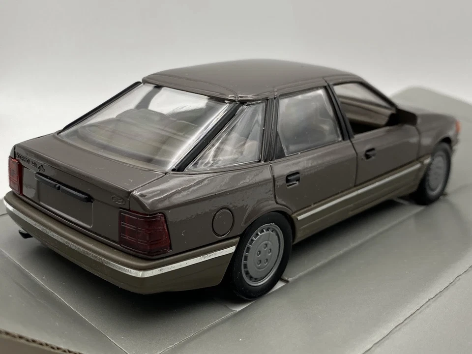 #00 SCHABAK 1:25 Ford Scorpio Diecast auto - Immagine 2 di 4