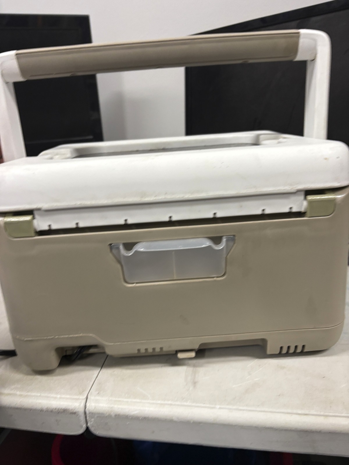 Presto 8qt Nomad Portable Electric Slow Cooker with Locking Lid, USED