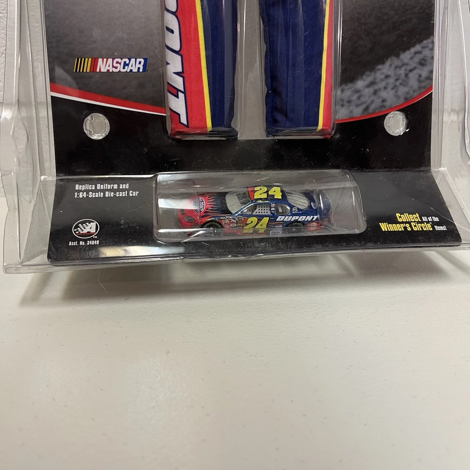 Jeff Gordon #24 Nascar Winners Circle réplica uniforme y coche fundido a presión NUEVO sellado  Foto 2 de 4