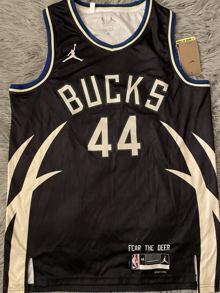 Andre Jackson Jr. Signed Milwaukee Bucks Jersey BECKETT COA Autographed Jersey - Image 3 of 3