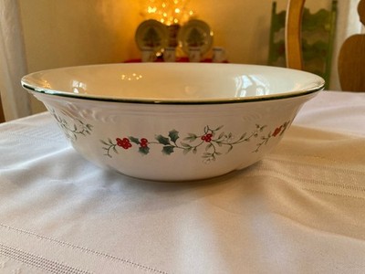 Pfaltzgraff Winterberry Oval Vegetable Bowl ~10'' Diameter ~3'' Tall
