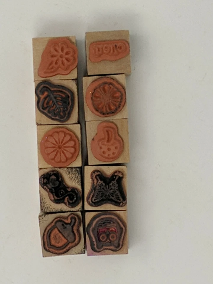 Десять смонтированных резиновых штампов в ассортименте 7/8 дюйма квадратные - Изображение 2 из 2