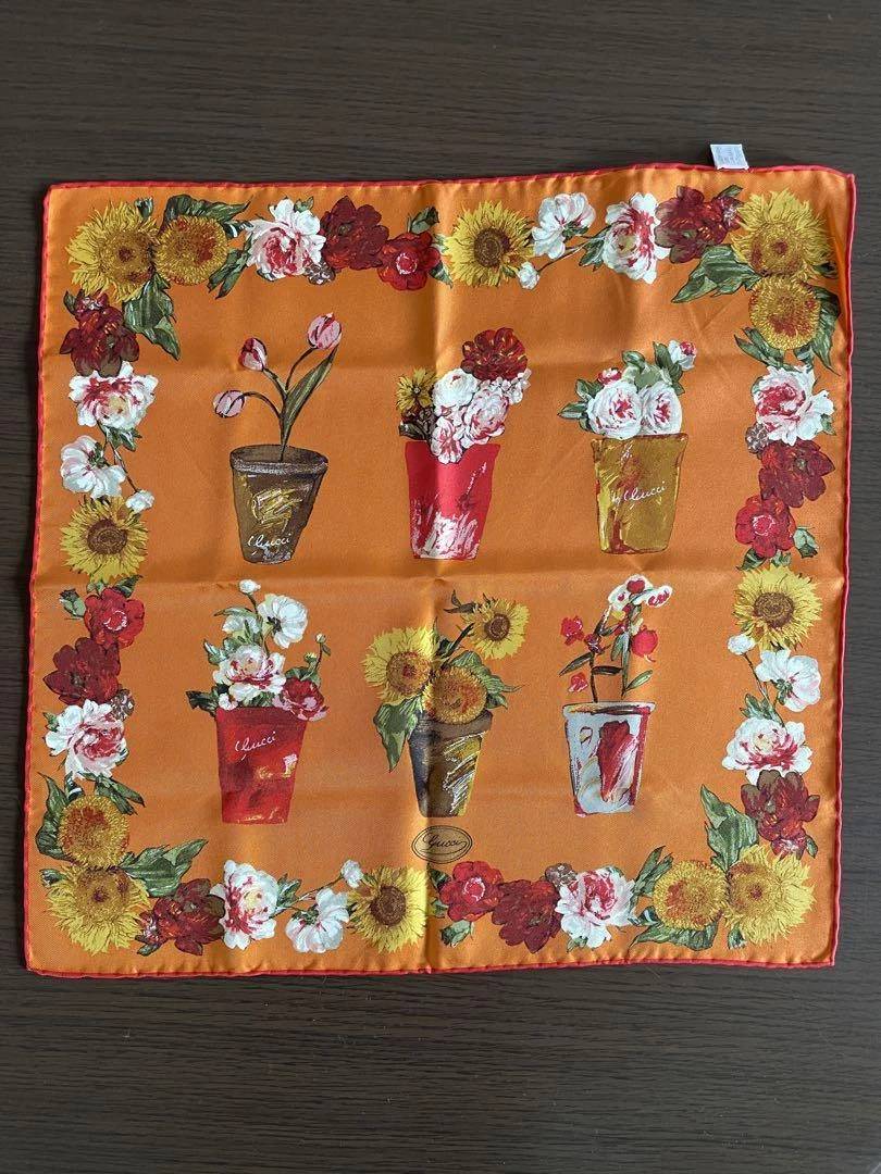 Écharpe GUCCI avec boîte motif floral petit