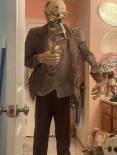 Spirit Halloween Flesh Eating Zombie Retired Halloween Animatronic W/box
