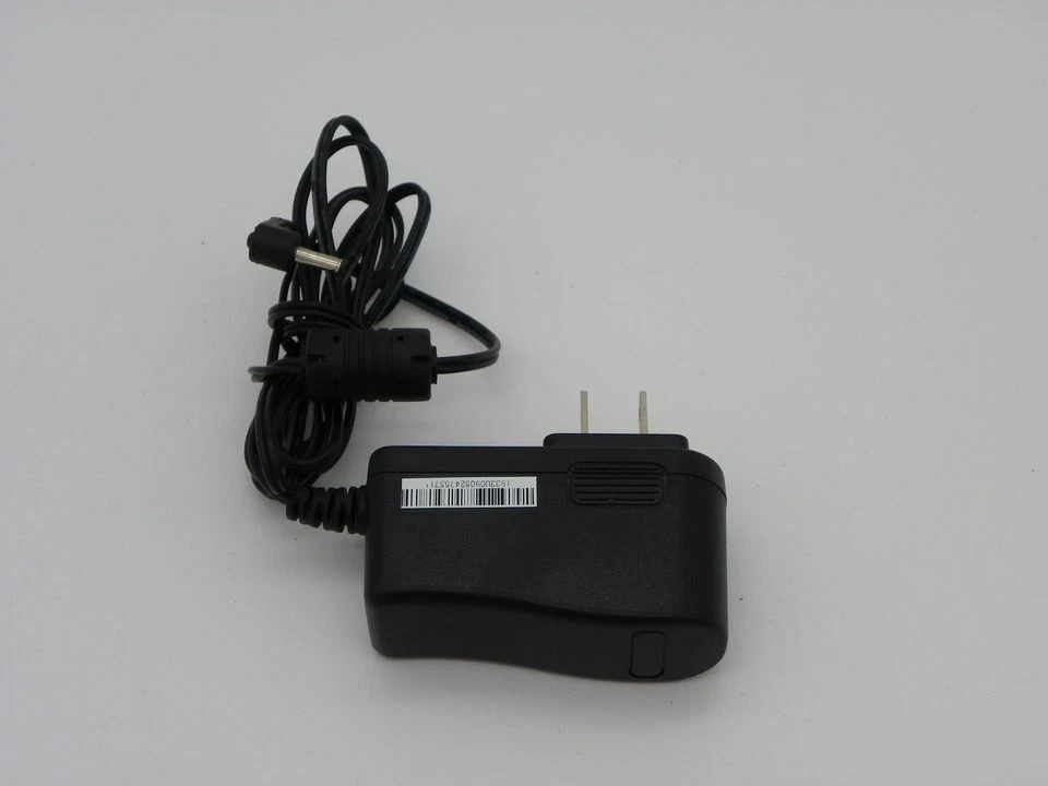 Burgundy COBY DP702 Digital Photo Desk Frame With Power Adapter - Image 3 of 4