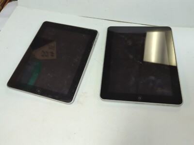 Apple iPad 1st Generation A1219 Silver WiFi 9.7 in Touchscreen