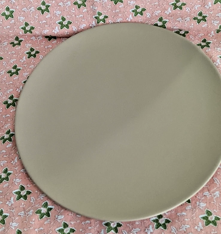 Pampered Chef 10” Round Pizza Bake Stone Family Heritage Collection EUC
Opens in a new window or tab