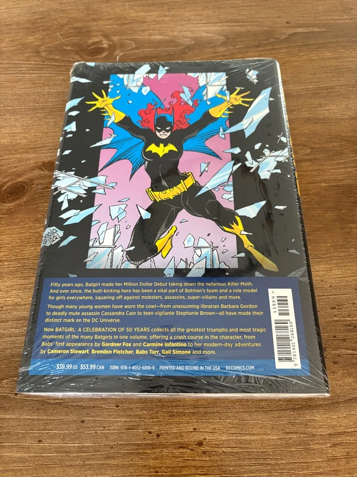 Batgirl A Celebration Of 50 Years Tapa Dura DC Cómic Novela Gráfica 4 J352 Foto 2 de 2