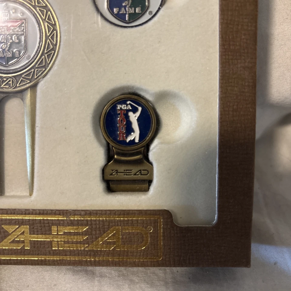 World Golf Hall of Fame Set with Divot Tool, Ball Marker and PGA Tour Clip. - Image 3 of 4
