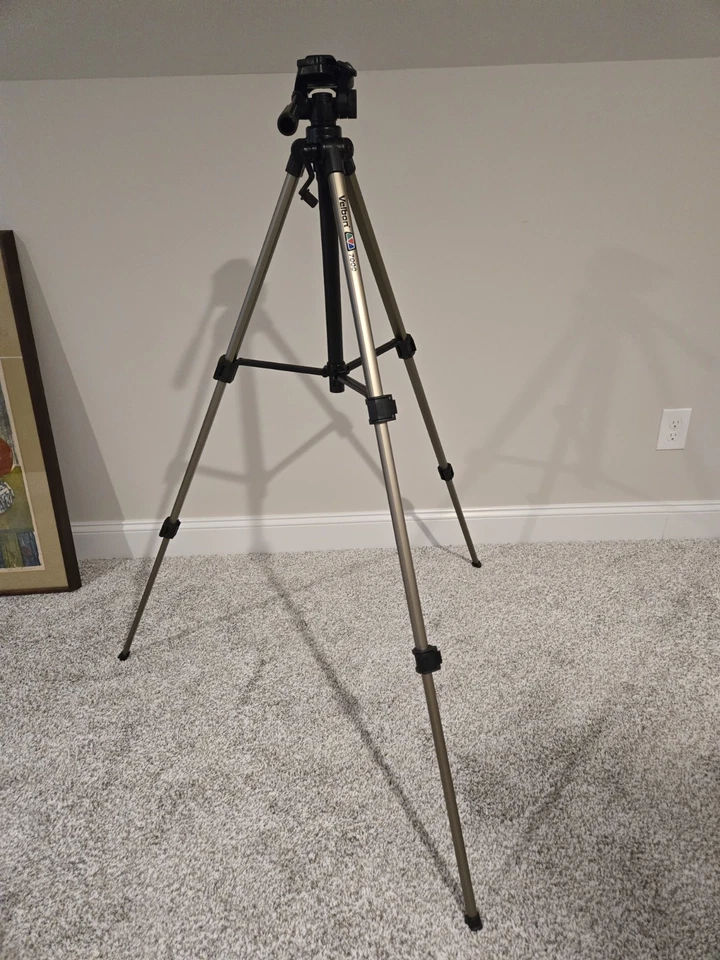 VELBON 7000 CAMERA TRIPOD 21”-47” Adjustable Height With Level Bubble 3way Head - Image 2 of 4