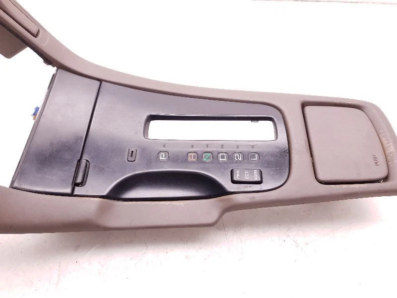 Lexus SC300 1996 montaje de bisel de palanca de cambios  Foto 3 de 4