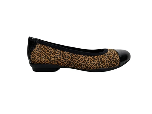 Scarpe da donna Clarks ballerine in vernice Sara Orchidea misura 8M