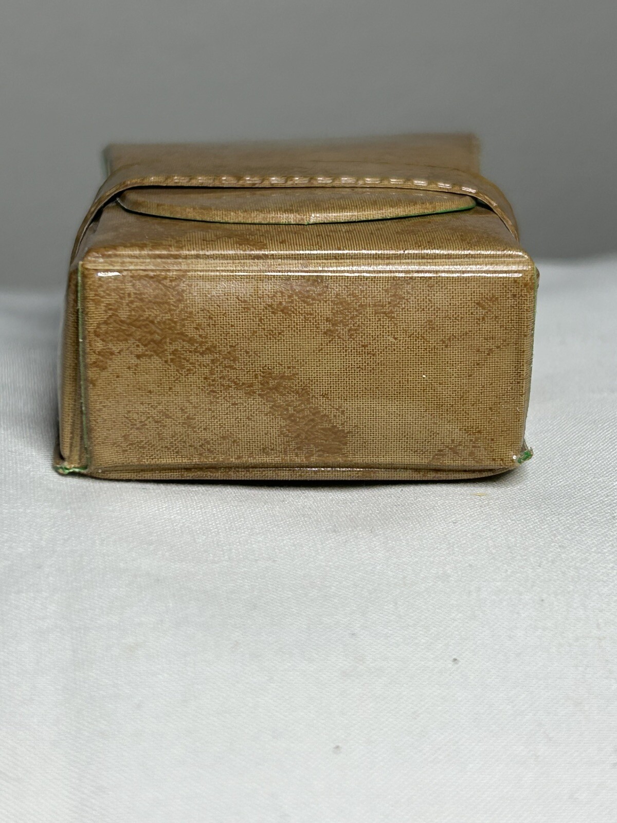 Foto 10 di 16