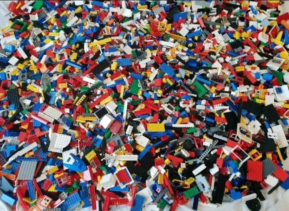 Genuine Lego Bundle 1kg-1000 pieces Mixed Bricks ! Pieces + 2 MINIFIGURES !!!!