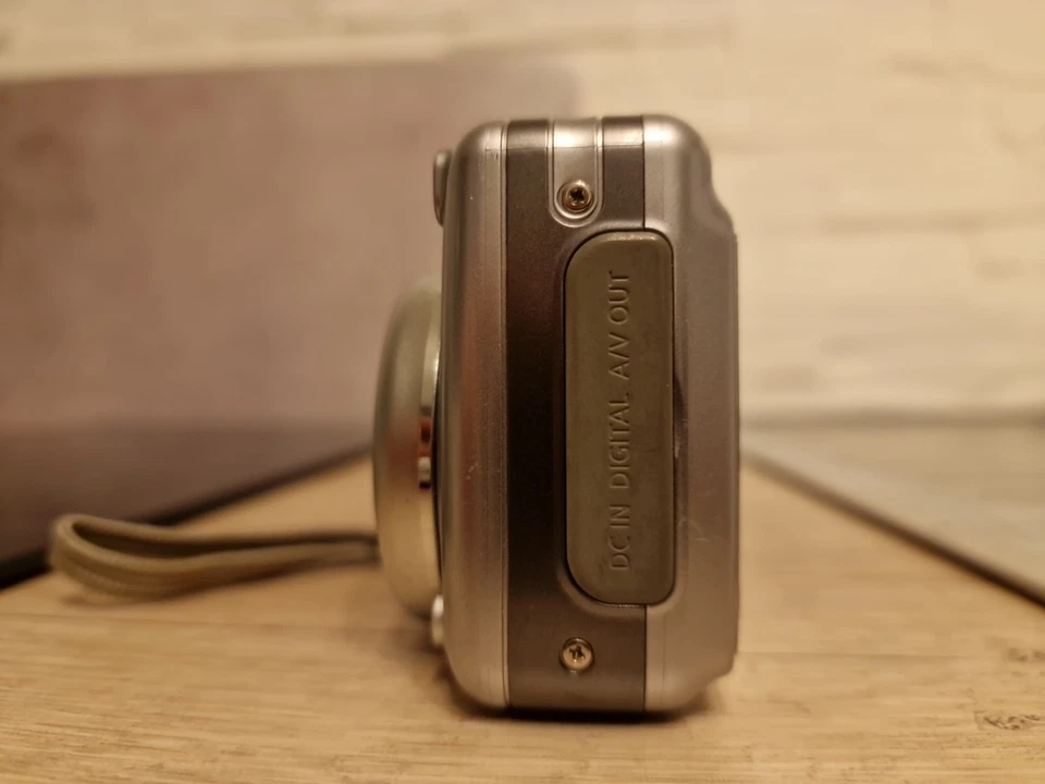 fotocamera digitale canon powershot a720 - Immagine 2 di 4