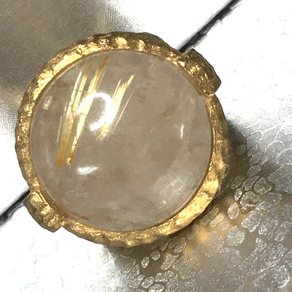 Anillo de cuarzo cabujón rutilado de latón dorado RL talla 5,5 martillado Foto 2 de 4