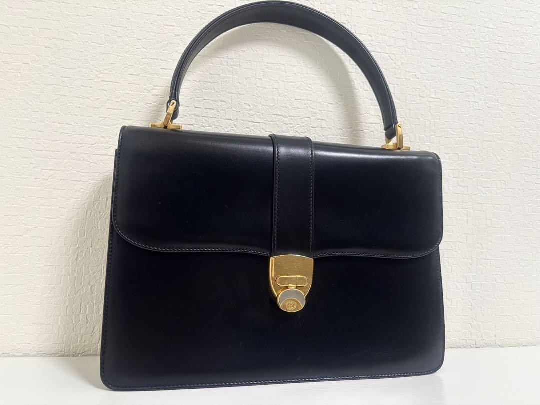 Gucci Vintage Black Leather Handbag with Gold Hardware 7.1x9.8x3.5in Pre-Owned