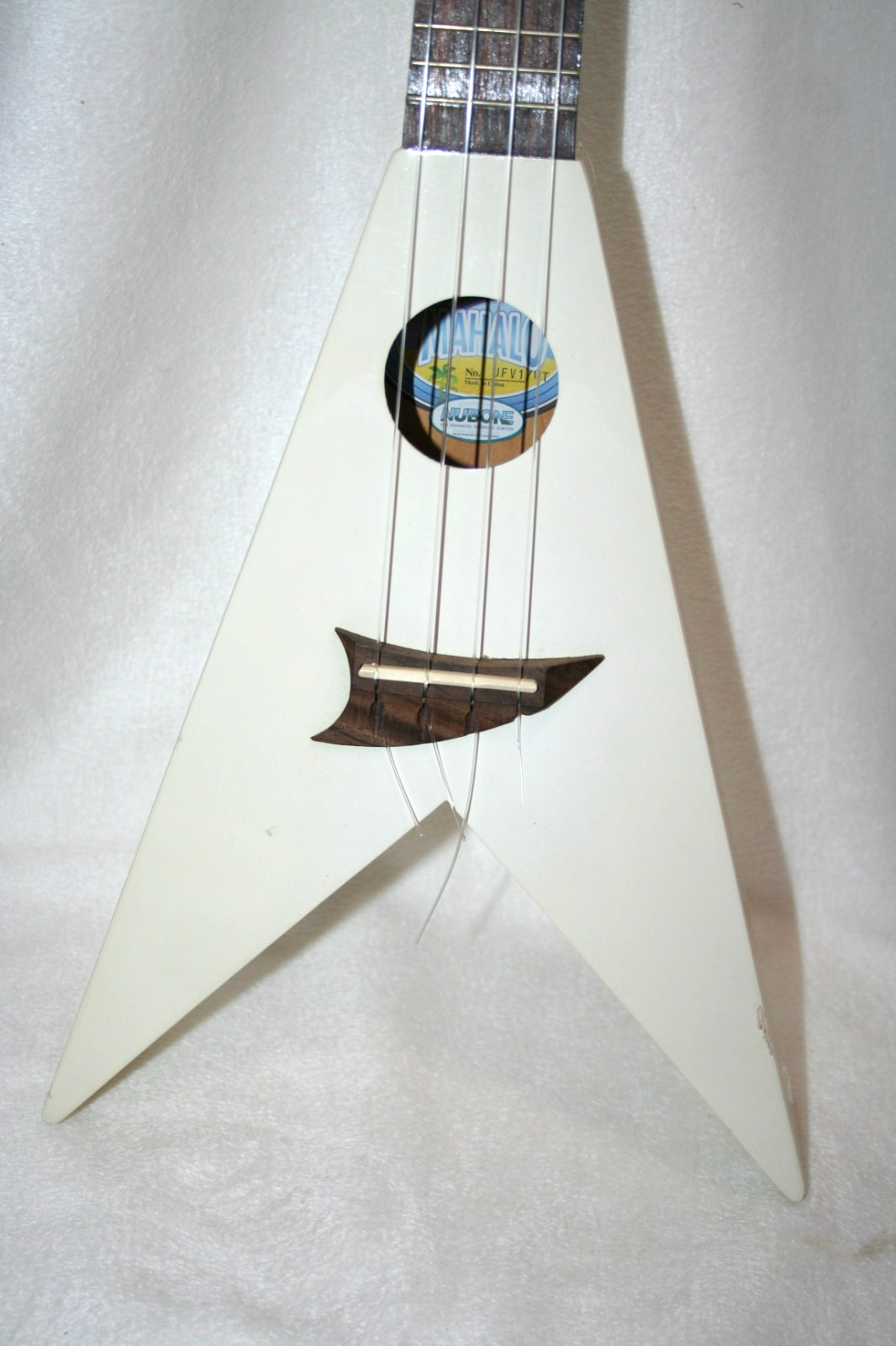 VINTAGE RARE FLYING V SOPRANO UKULELE GLAM ROCK SPACE AGE UNIQUE ACOUSTIC GUITAR