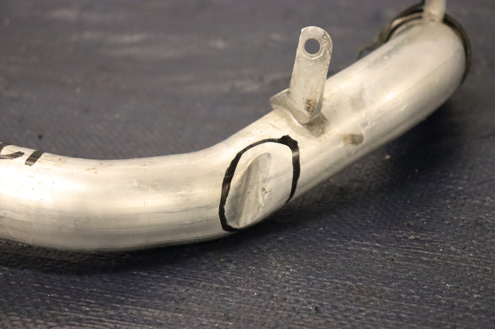 2012 AUDI R8 5.2 QUATTRO SPYDER V10 OEM FRONT INNER RADIATOR COOLANT PIPE #1256