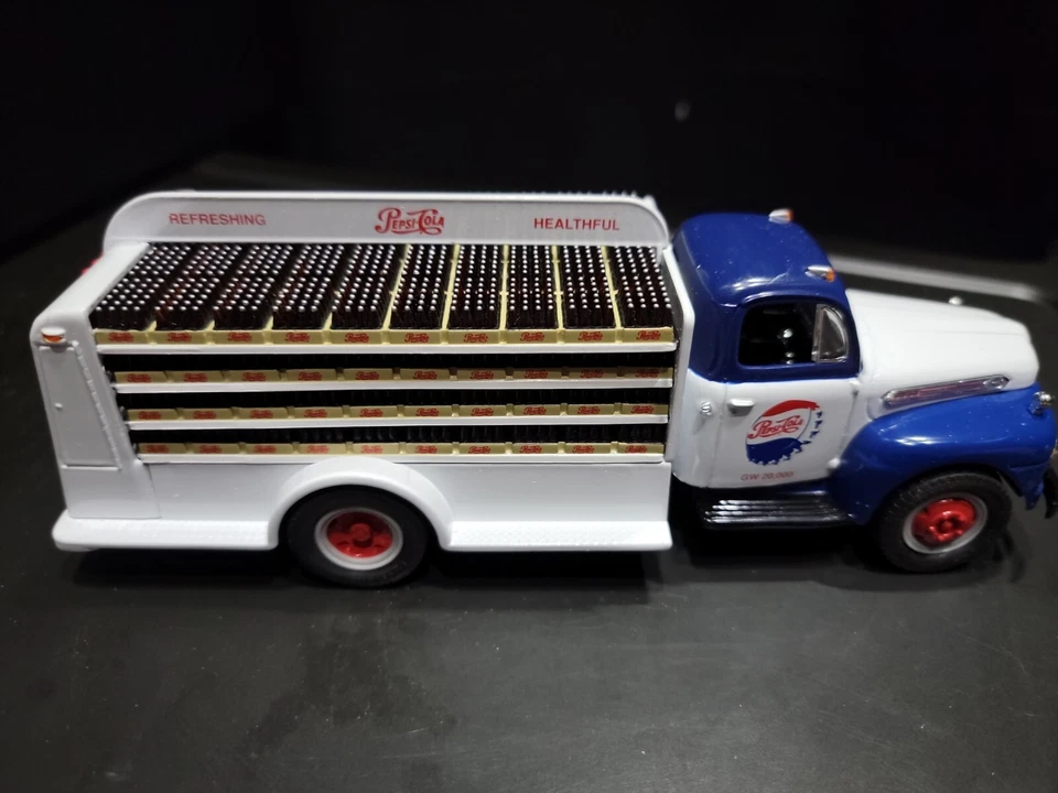 First Gear Pepsi-Cola 1951 Ford F-6 Bottler's Truck, #19-0110 1:34 Die-Cast - Image 4 of 4