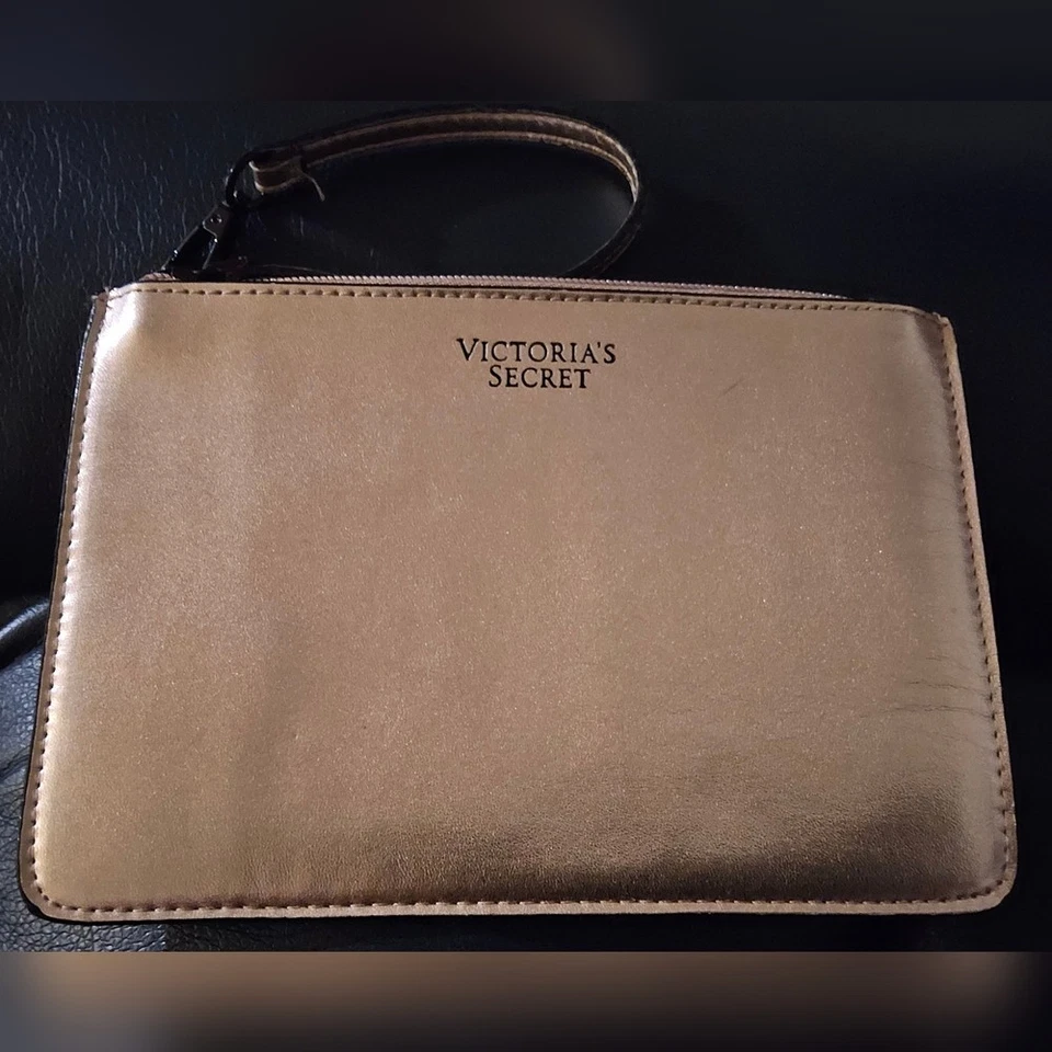 Paquete de muñecas de maquillaje doradas metálicas Victoria's Secret Foto 3 de 4