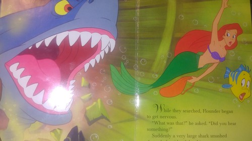 Disney's The Little Mermaid classic storybook. It features Ariel, the titular... - Picture 2 of 3