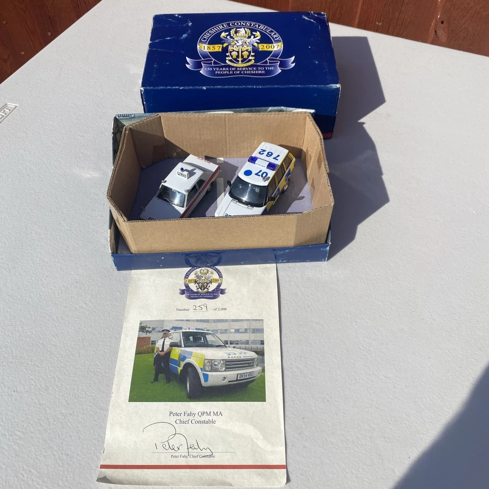 Corgi  Cheshire Police Constabulary VA041 Ford Cortina VA096 Range Rover MIB - Image 4 of 4