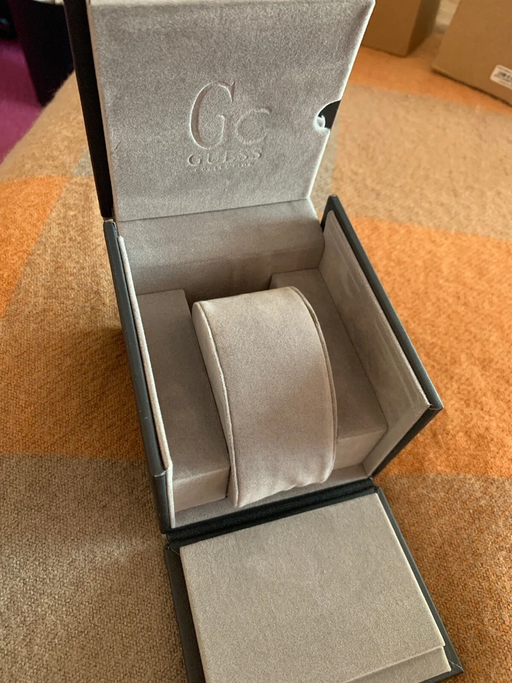 Rare Guess Watch empty Box - Luxury Velvet Inside - Image 2 of 4